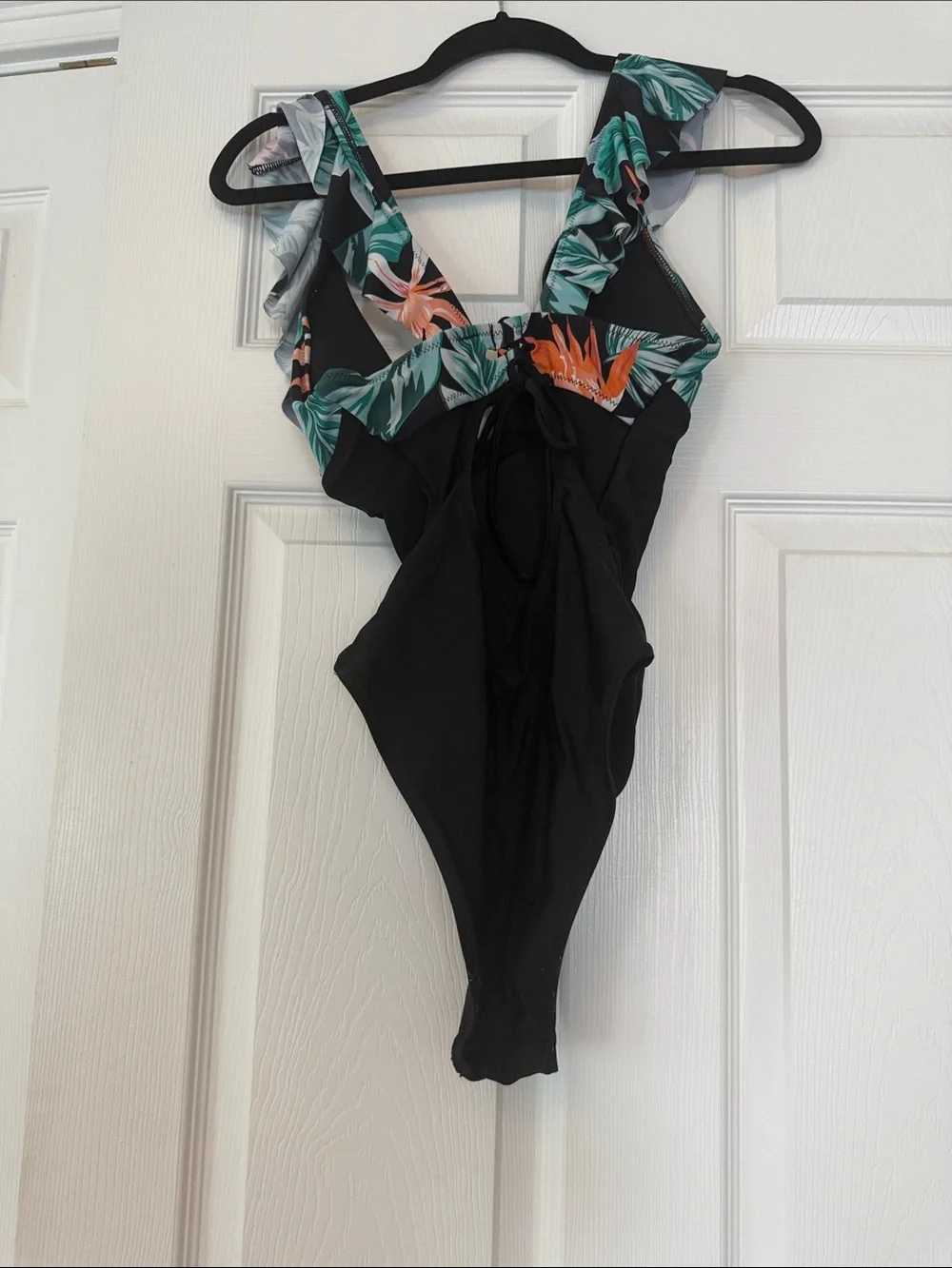 Cupshe Black One-Piece Swimsuit with Green & Coral Tropical Print